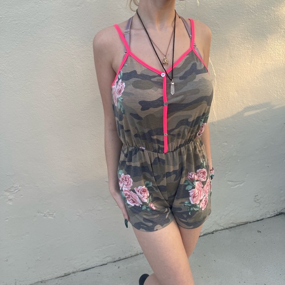 Camo floral romper - Picture 4 of 11